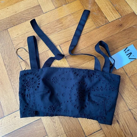 NWT ZARA EMBROIDERED EYELET CROP TOP BLACK - SIZE XS - Picture 6 of 7